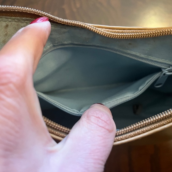 Liz Claiborne Women’s Tan Small Shoulder Purse - Some Signs of Wear - Picture 9 of 11